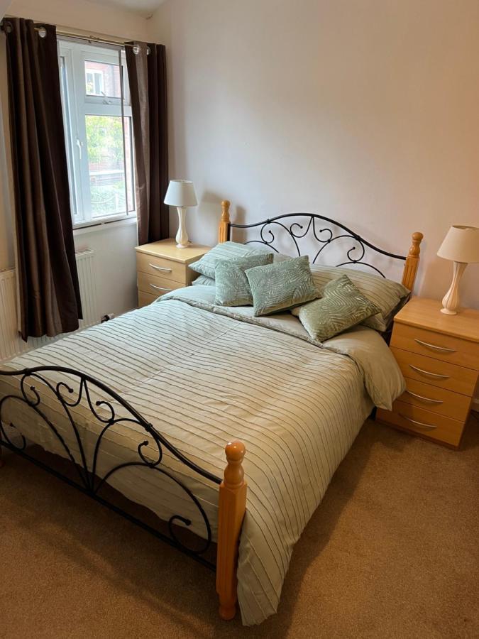 2 Bed Cottage Chester Exterior photo
